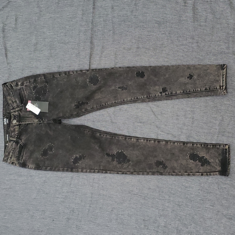 a.n.a Rose & Dark Wash Mid Rise Skinny Jean Woman Size 6